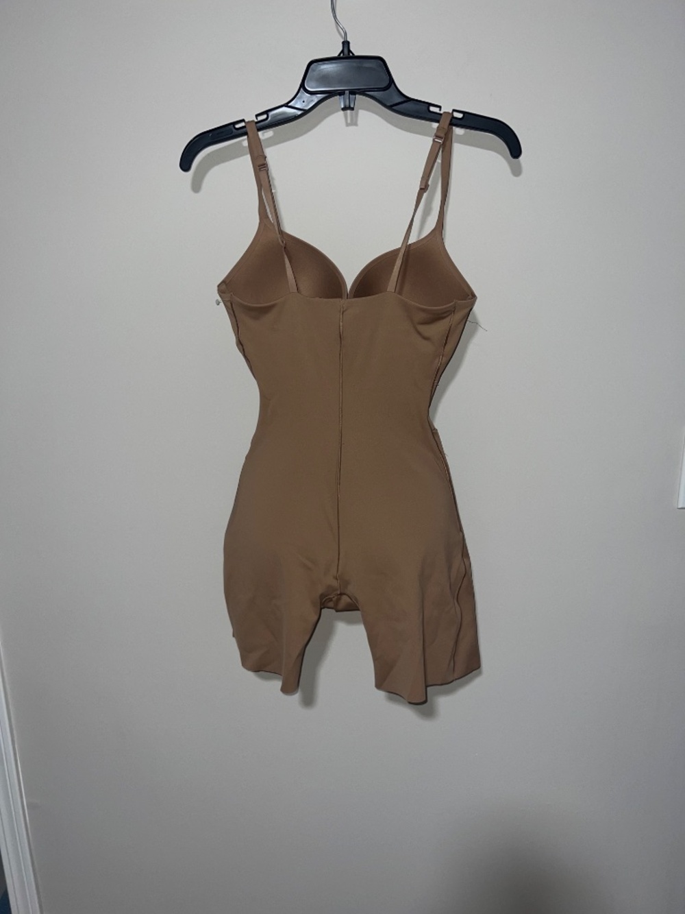 NEW SKIMS ULTIMATE PUSH-UP ENHANCING PADDED MID-THIGH BODYSUIT BEIGE SIENNA MEDI - Picture 3 of 5